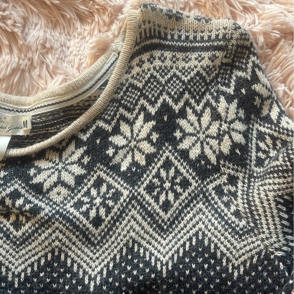 H&M Snowflake Pattern Sweater - Picture 5 of 6